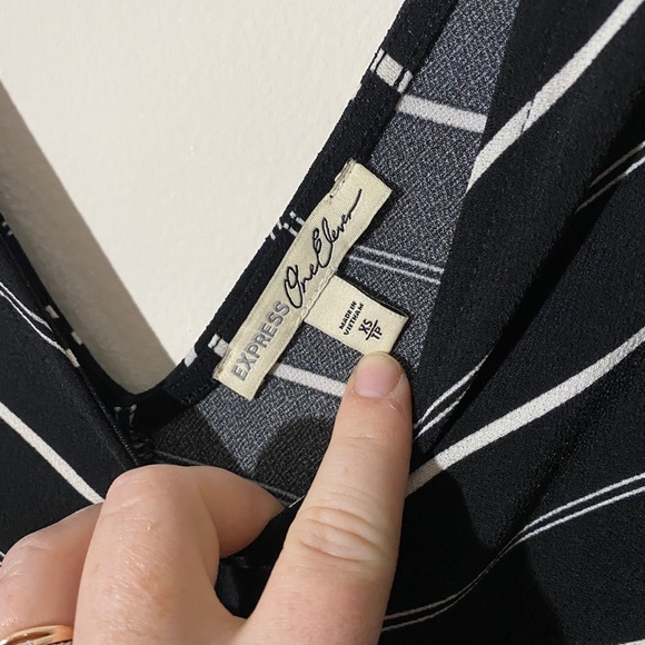 Express One Eleven black/white striped bell sleeve cropped blouse XS - Picture 5 of 7